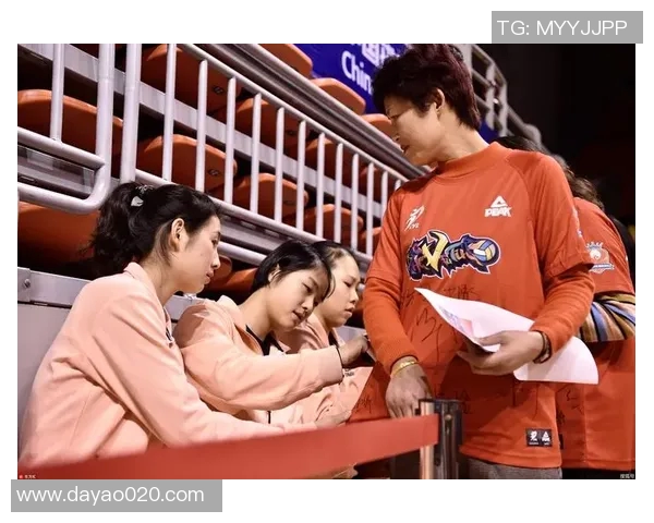 南京排球队配合问题引发热议球迷对战术执行和队员默契度展开激烈讨论